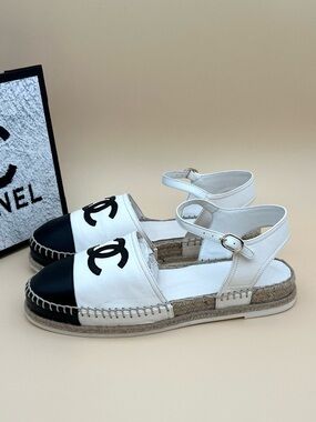 🚩steal CHANEL White & Black Logo Espadrille Sandals with Ankle Strap